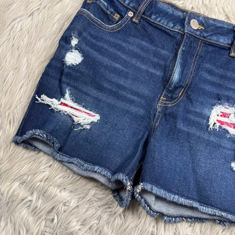 Maurices Women's 8 Medium Wash Bandana Patch Distressed Denim Shorts Americana